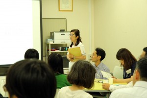 「食事の基本」について解説する栄養管理室岡本室長