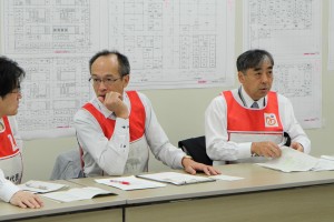右から八重樫病院長(災害対策本部長)、笹野総括副病院長(本部担当副本部長)